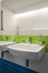 Travertine house - modern bathroom