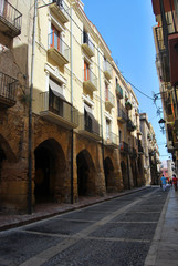 Arcades et rue de Tarragone