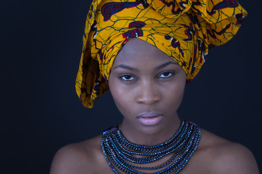 Der Blick einer afrikanischen Frau