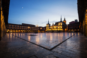 Plaza Mayor(main square) in Leon, Castilla y Leon, Spain - obrazy, fototapety, plakaty