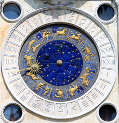 Fototapeta na wymiar Horloge solaire, Place Saint-Marc ? Wenecja - Italie
