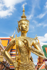 Fototapeta premium garuda and Architecture of Wat Phra Kaeow Temple, bangkok, Thail