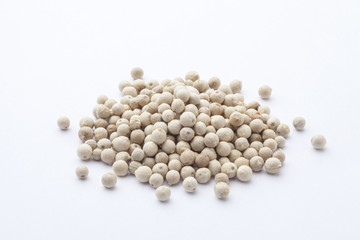 White peppercorns © koosen