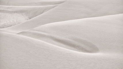 Fototapeta na wymiar Formacjami piasku pustyni