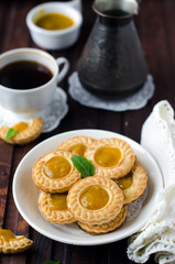 Obraz na płótnie Canvas Shortbread cookies with lemon cream