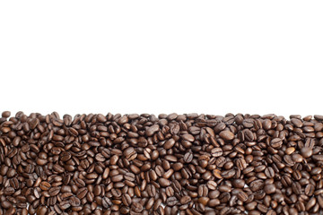 grains de café sur fond blanc