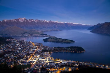 Fotobehang Twilight in Queentown, Nieuw-Zeeland © mrpeak