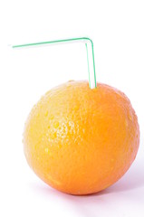 Słomka w pomarańczy