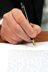 La signature d'un contrat