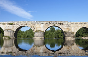 Puente románico sobre el Duero (Toro,Zamora)