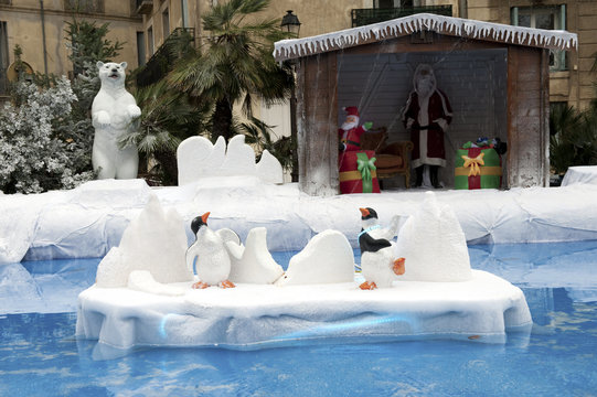d&eacute;coration de noel - pingouins sur la banquise avec le p&egrave;re noel