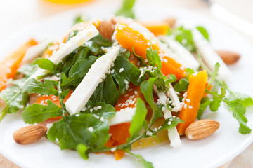 Salad with roasted pumpkin and ruccola