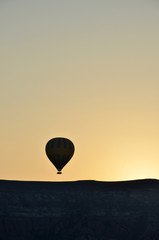 gündoğumu ve balon © bigfree