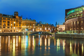 Fototapeta na wymiar Dekoracje nocy Zima w Sztokholmie, Szwecja