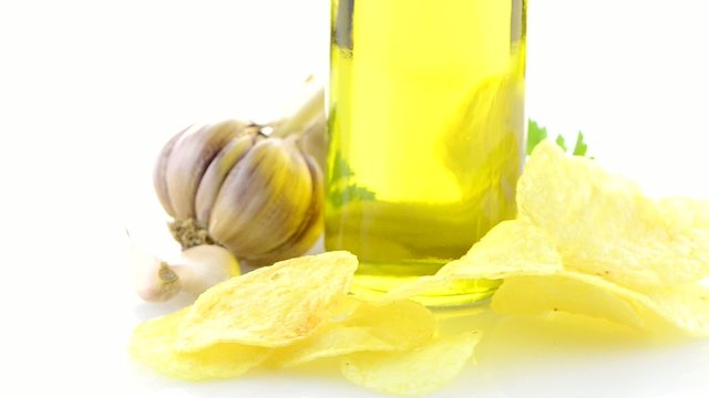 Potato chips and garlic