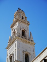 Fototapeta na wymiar Dzwonnica katedry w Lecce we Włoszech