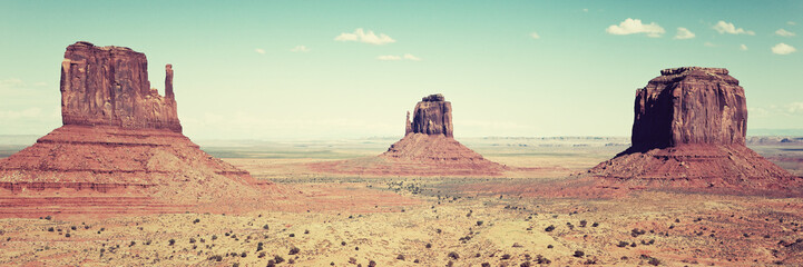 panomaric view of Monument Valley