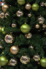 Obraz na płótnie Canvas Złoty świąteczne dekoracje, zielony