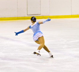 woman figure skater © Lsantilli
