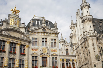 Fototapeta na wymiar Bruksela - fasady pałaców - main square