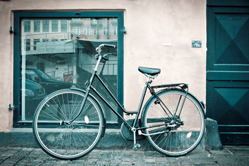 Fototapeta na wymiar Classic vintage retro rower miejski w Kopenhaga, Dania