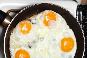 scramble eggs