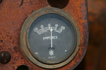 Old Amperes Gauge