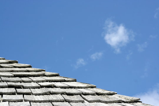 Dach mit Holzschindeln