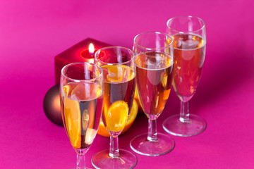 Sekt und Kerzenschein