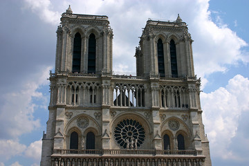 Fototapeta na wymiar Notre Dame w Paryżu - 2