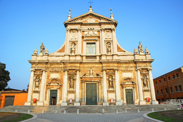 Fototapeta na wymiar Włochy, Ravenna, w Bazylice Saint Mary Porto
