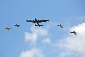 Fototapeta na wymiar Wojskowe samoloty na Air Show