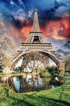 Paris - La Tour Eiffel. Wonderful sunset colors in winter season