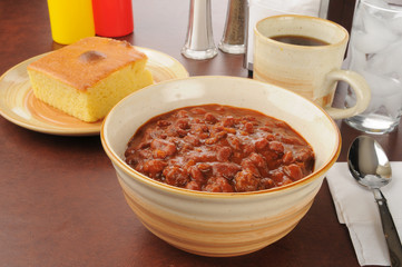 Chili and cornbread