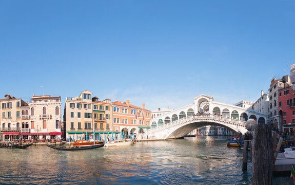 Rialto Bridge (Ponte Di Rialto) in Venice, Italy on a sunny day