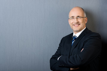 lächelnder geschäftsmann