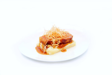 porc braisé, purée et chips vermicelles  # 30