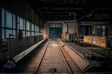 Fototapeta na wymiar Opuszczony industrial interior