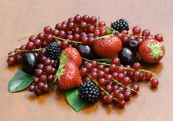 Frutas de bosque,fresas,frambuesa.moras.