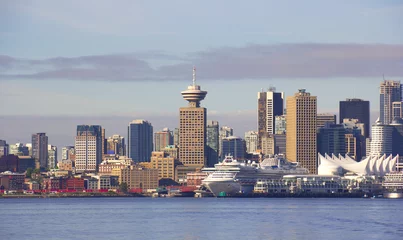 Foto auf Alu-Dibond Vancouver Canada cityscape with cruise ships. © denys_kuvaiev