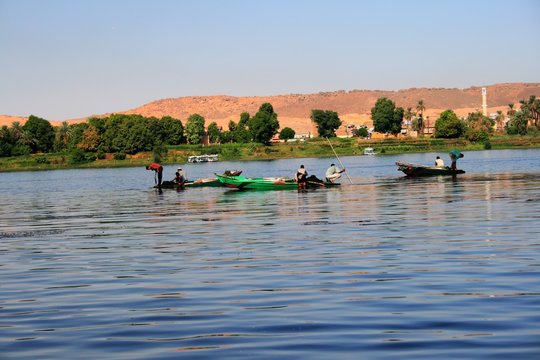pescando en el nilo
