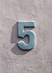 Hausnummer 5