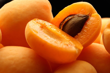 Heap of ripe apricots
