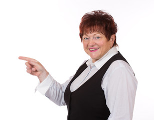 Frau zeigt mit Finger