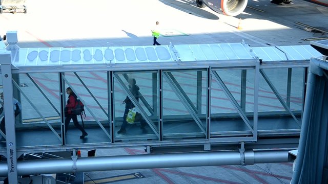 Flugzeuge am Flughafen