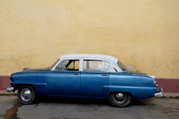 Crédence de cuisine en verre imprimé Voitures anciennes cubaines voiture bleue