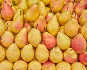 juicy pears, food background