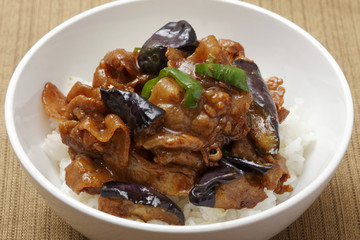茄子と豚肉の味噌丼