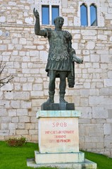 benevento - statua di traino