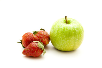 Apfel und Erdbeeren